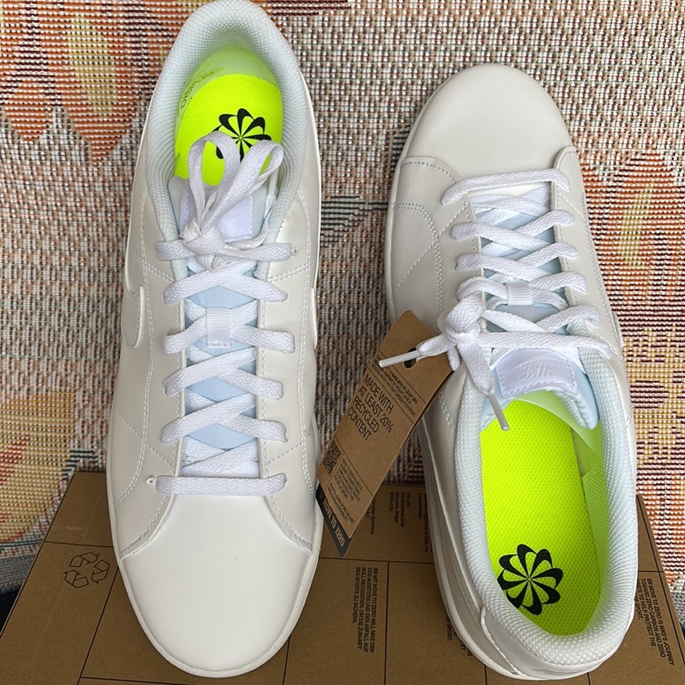 Nike Men’s 2022 Court Royale 2 Next Nature 'Triple
White'
Court Royale - Picture 14 of 16